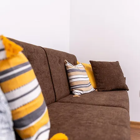 Center Retro Chic Kapana 2-bed