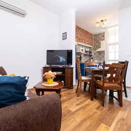 Apartment Center Retro Chic Kapana 2-bed *