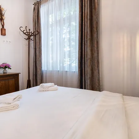 Apartment Center Retro Chic Kapana 2-bed