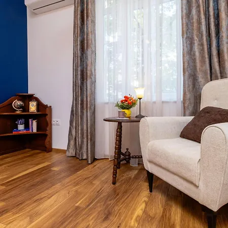 Center Retro Chic Kapana 2-bed Appartamento *