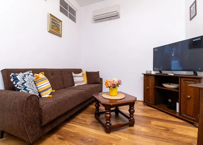 Center Retro Chic Kapana 2-bed Apartment *